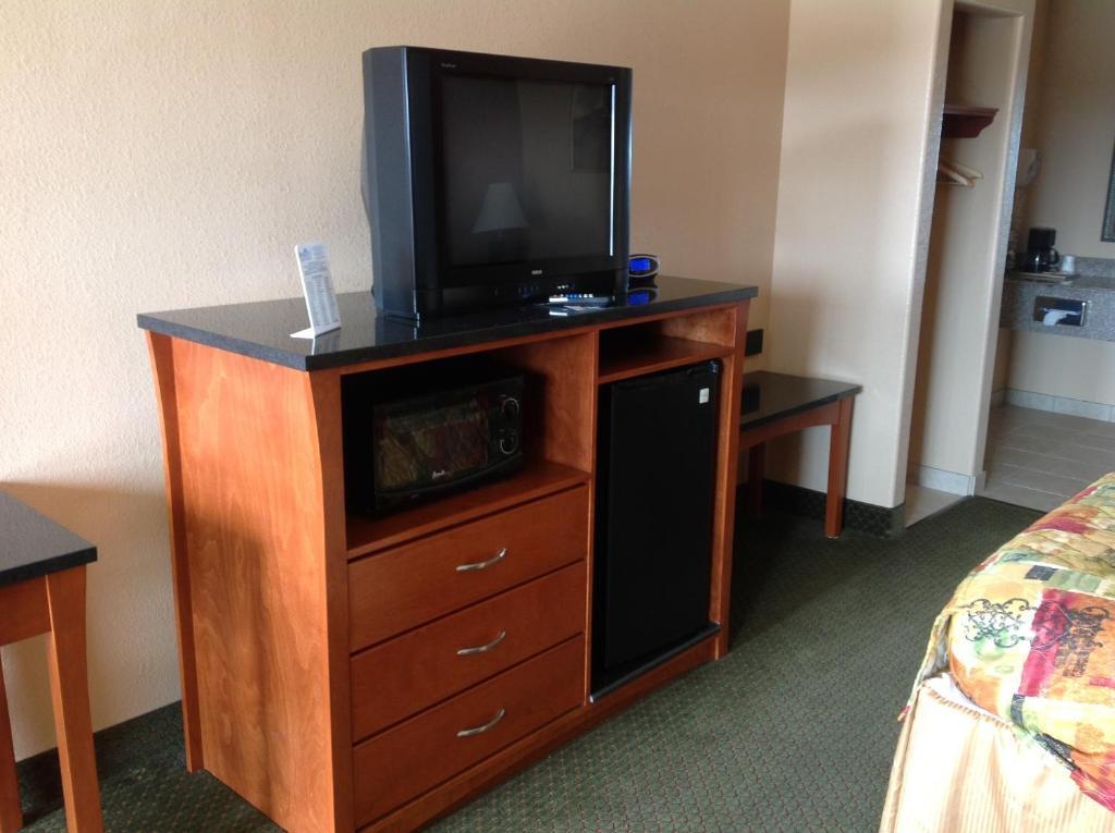 Budgetel Inn And Suites Hearne Habitación foto